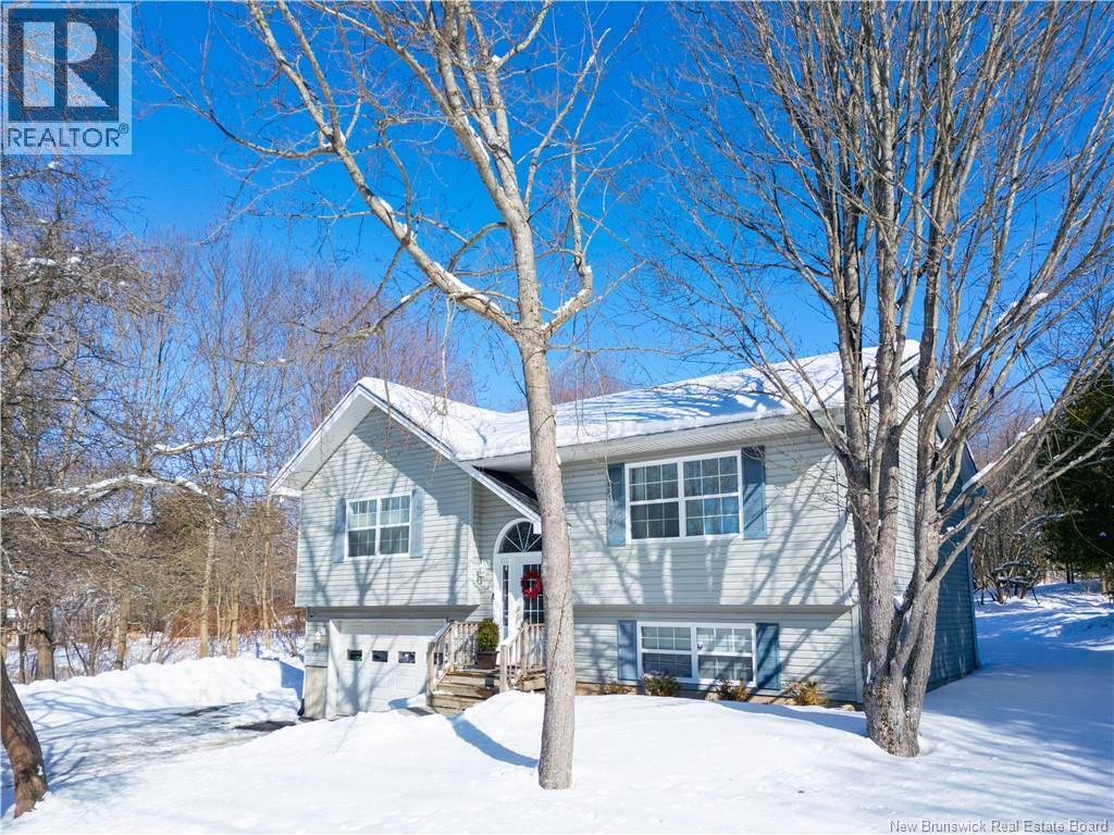 360 Gondola Point Road, Rothesay, New Brunswick E2E 1X5 - Photo 2 - NB133545