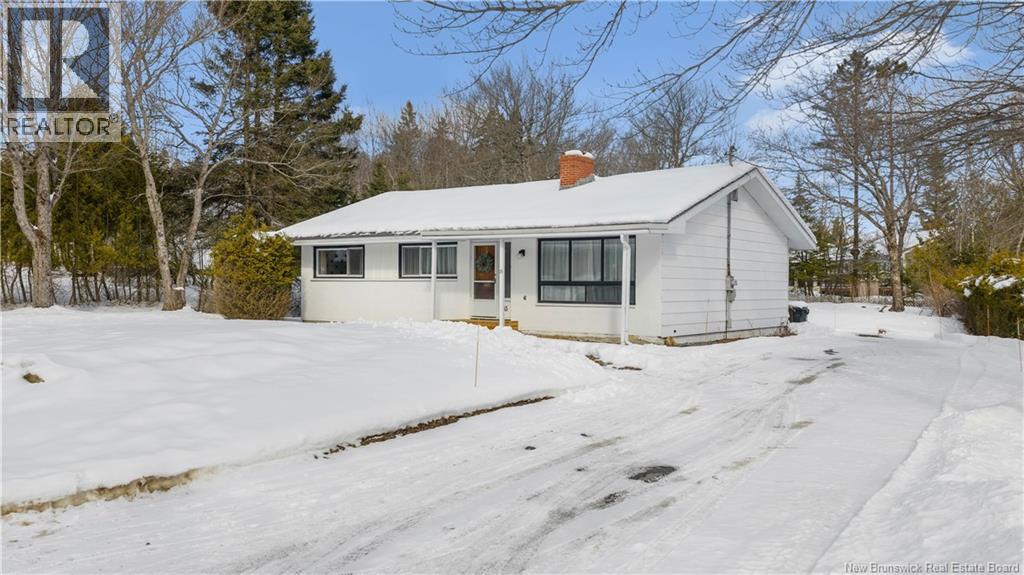 15 Forest Road, Rothesay, New Brunswick E2H 1B4 - Photo 2 - NB133695