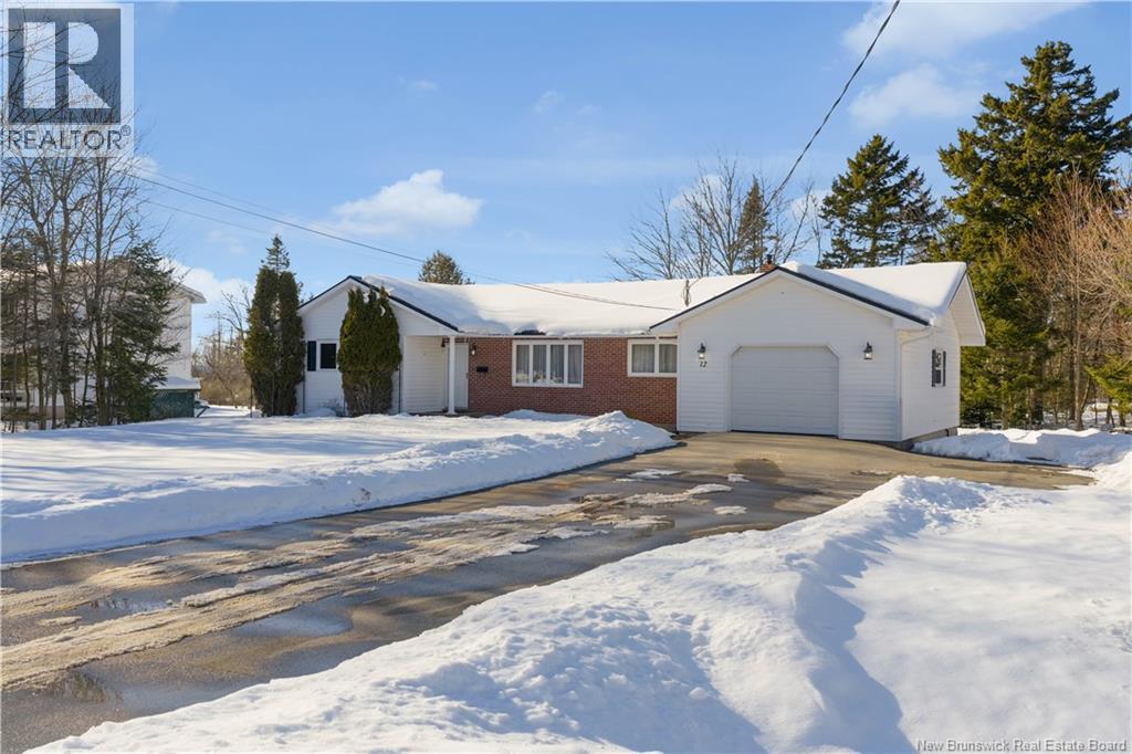 12 Dunrobin Street, Rothesay, New Brunswick E2E 3R3 - Photo 2 - NB133817