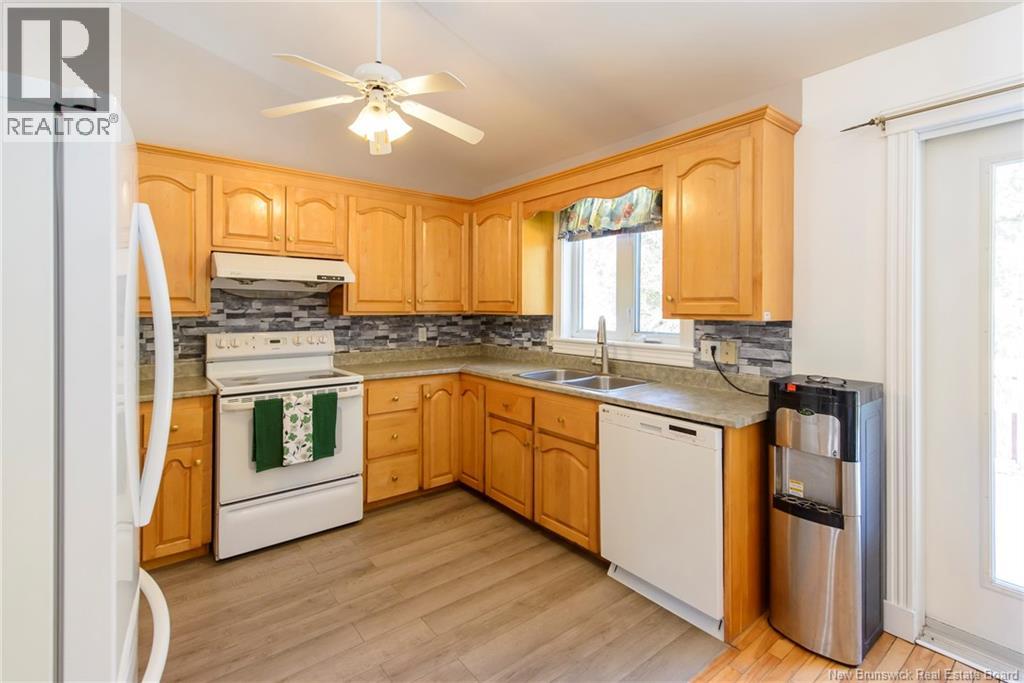 77 Donlyn Drive, Rothesay, New Brunswick  E2E 4X7 - Photo 7 - NB134261