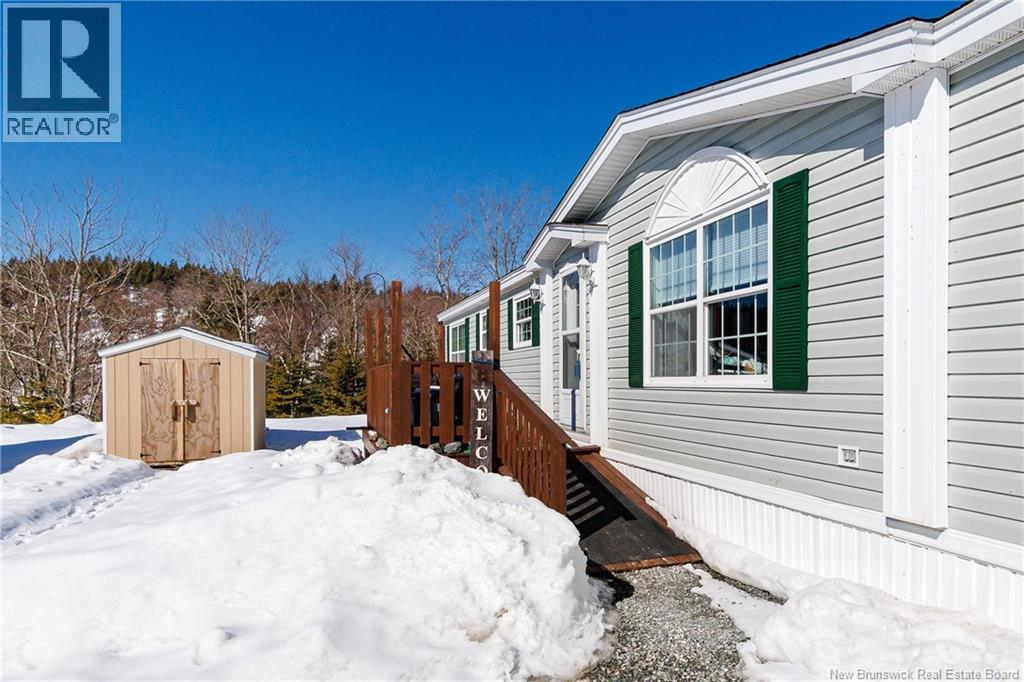 27 Rex Hurley Boulevard, Saint John, New Brunswick  E2H 0B6 - Photo 2 - NB134455