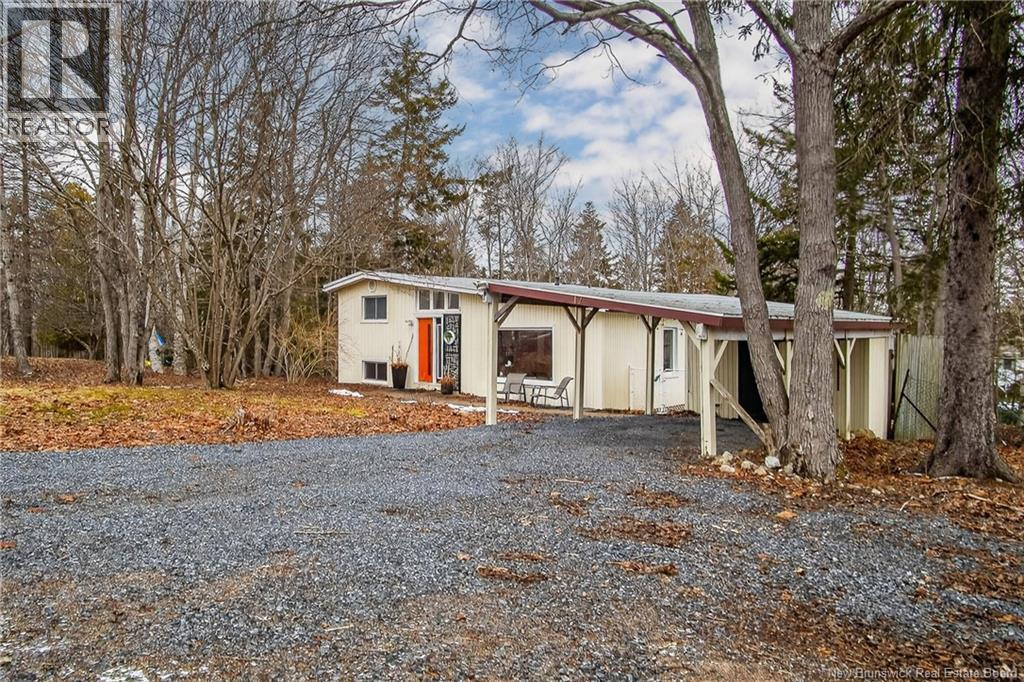 17 Iona Avenue, Rothesay, New Brunswick E2E 3H8 - Photo 2 - NB135194