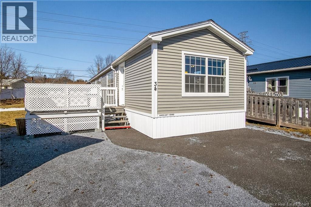 34 Violet Street, Saint John, New Brunswick E2M 5M3 - Photo 3 - NB135590