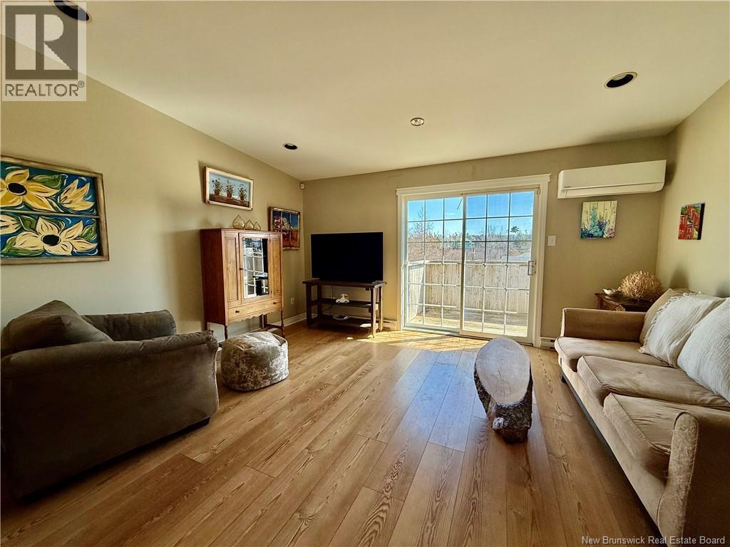 61 Downsview Drive, Saint John, New Brunswick  E2M 7X4 - Photo 3 - NB136164