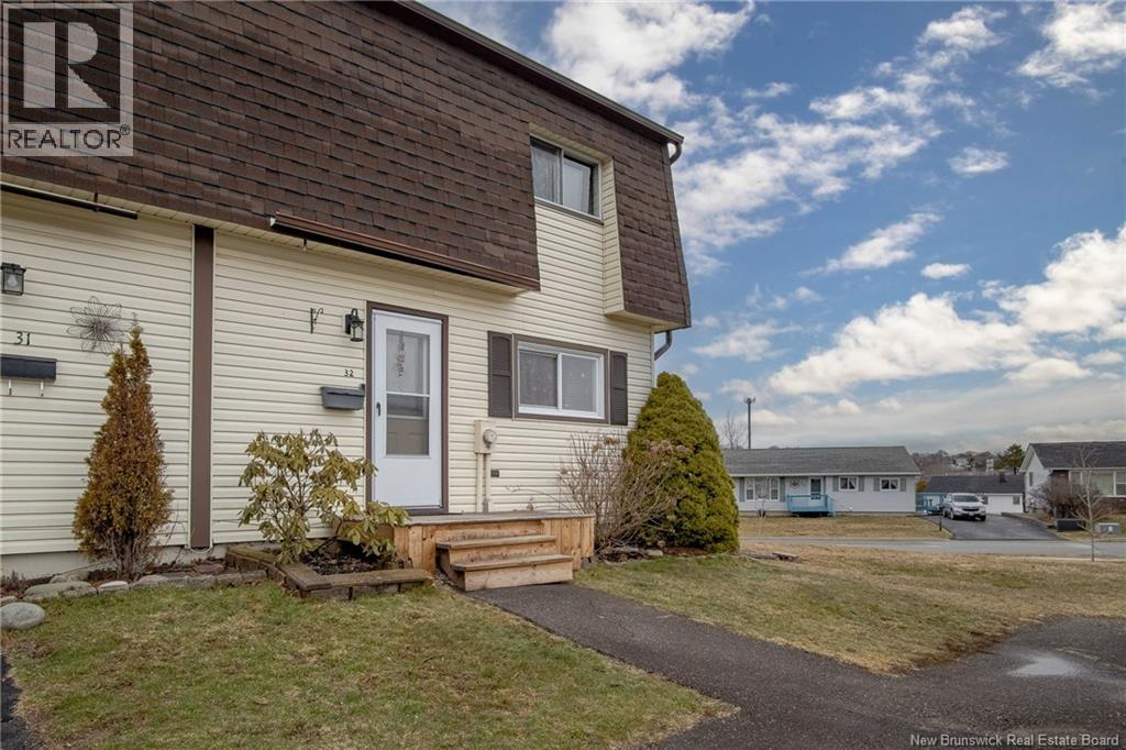32 West Vale Park, Saint John, New Brunswick  E2M 5B4 - Photo 3 - NB137454