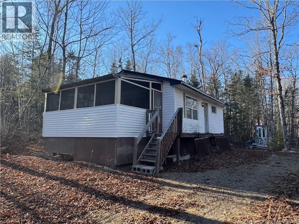 CAMP LAKE Road, South Oromocto Lake, New Brunswick