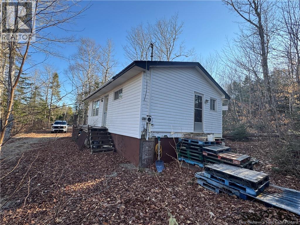 Camp Lake Road, South Oromocto Lake, New Brunswick  E5L 2R2 - Photo 5 - NB137662