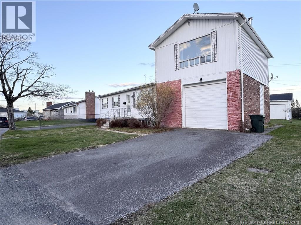 355 Beaconsfield Crescent, Saint John, New Brunswick  E2M 2H7 - Photo 2 - NB138798