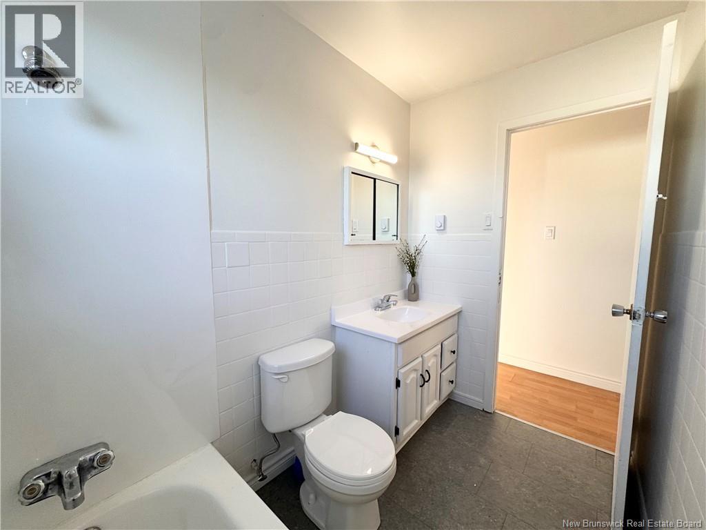 355 Beaconsfield Crescent, Saint John, New Brunswick  E2M 2H7 - Photo 22 - NB138798
