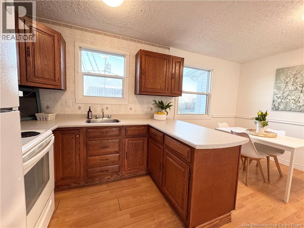 355 Beaconsfield Crescent, Saint John, New Brunswick  E2M 2H7 - Photo 5 - NB138798