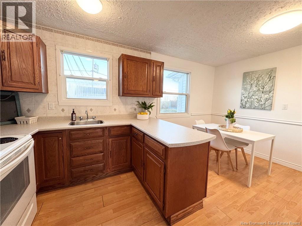 355 Beaconsfield Crescent, Saint John, New Brunswick  E2M 2H7 - Photo 6 - NB138798