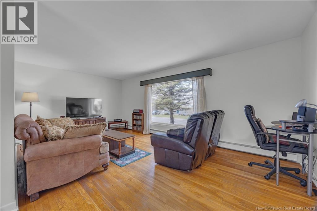 892 Mollins Drive, Saint John, New Brunswick  E2M 4L8 - Photo 5 - NB138315