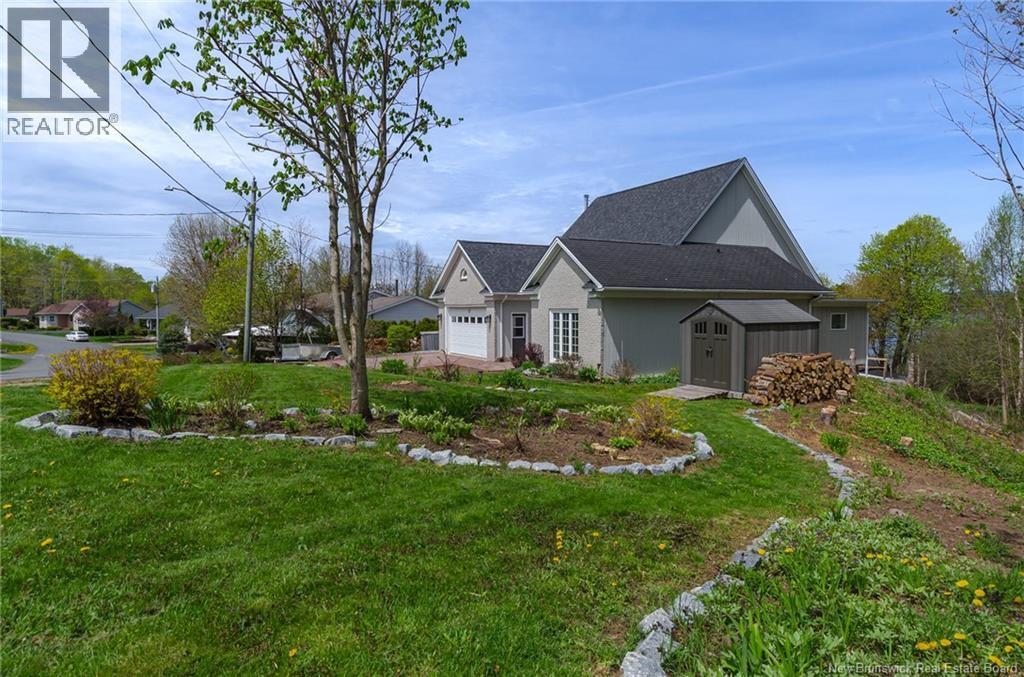 27 Sunset Crescent, Grand Bay-Westfield, New Brunswick  E5K 2W3 - Photo 2 - NB139547