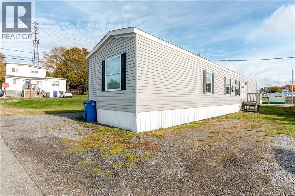 3 Daisy Street, Saint John, New Brunswick E2M 5M9 - Photo 4 - NB140044