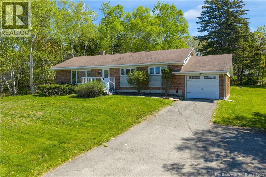 68 Elizabeth Parkway, Rothesay, New Brunswick  E2H 1E9 - Photo 2 - NB140187