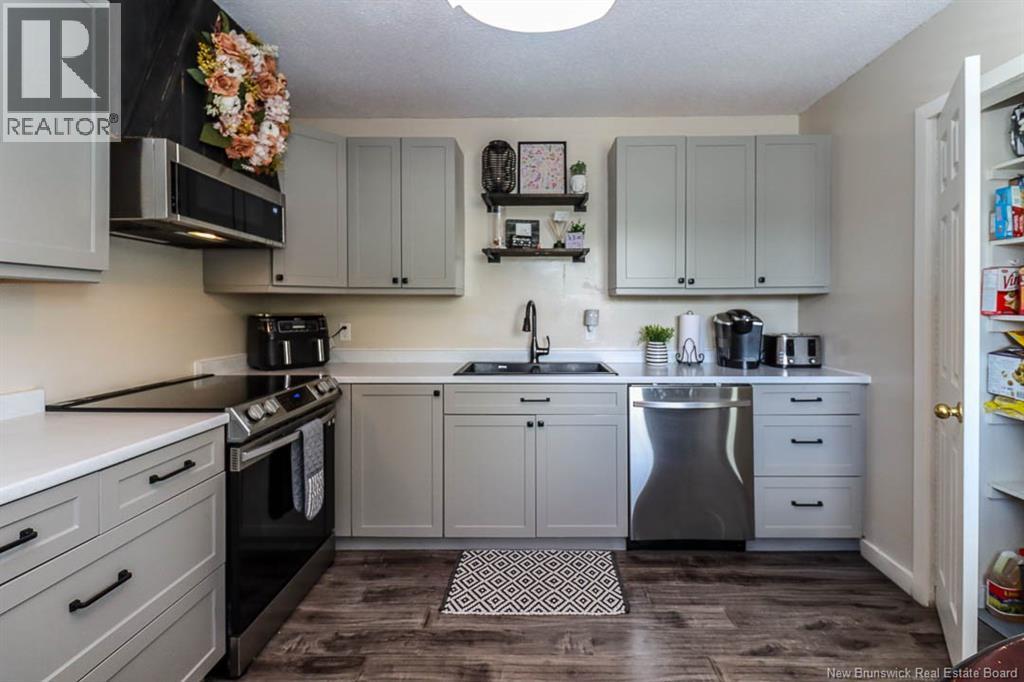 392 Molson Avenue, Saint John, New Brunswick E2M 5Y4 - Photo 8 - NB140569
