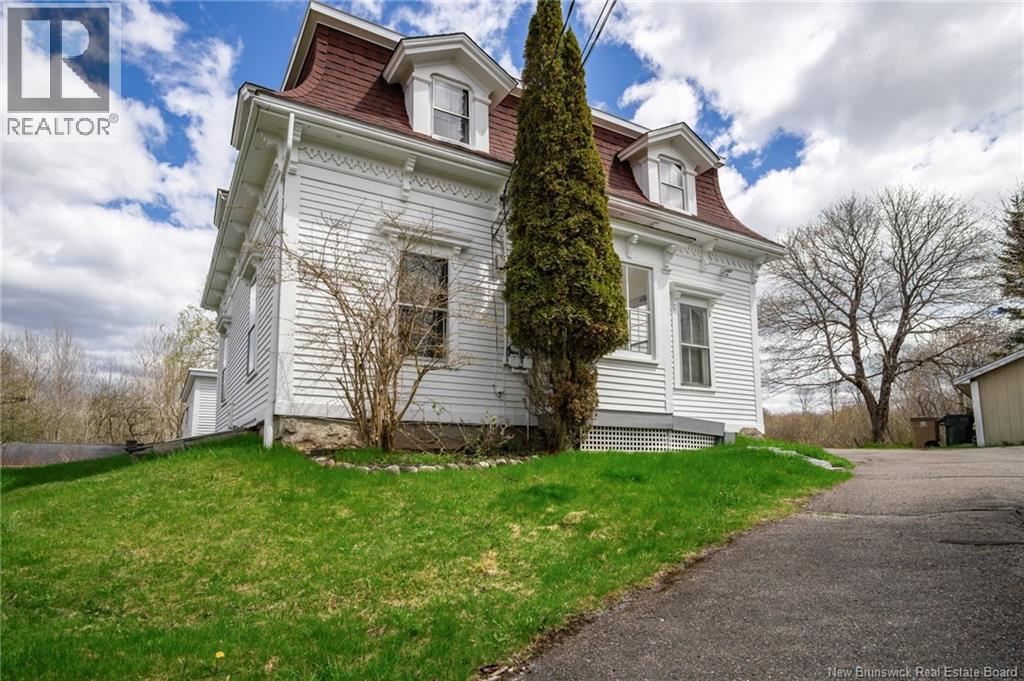 697 Bay Street, Saint John, New Brunswick  E2M 7L6 - Photo 2 - NB140356