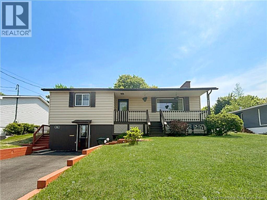 982 Mccavour Drive, Saint John, New Brunswick E2M 4M3 - Photo 2 - NB141077