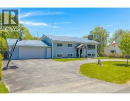 <div class="price">$724,900</div> 111 Charles Street<br>Saint Andrews, New Brunswick<br><div class='bed_bath'>5 Bed | 2 Bath</div> Living in Saint Andrews New Brunswick Property 29880858 Photo 1