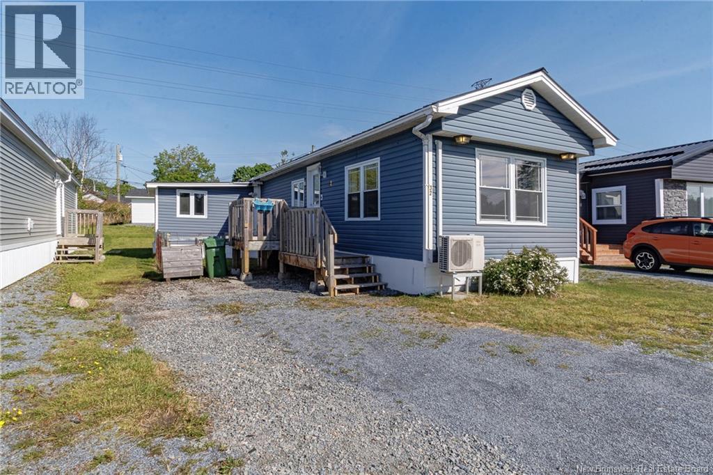 32 Violet Street, Saint John, New Brunswick E2M 5M3 - Photo 3 - NB141717