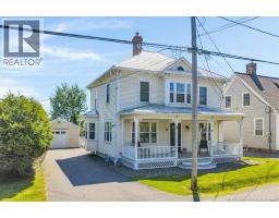 <div class="price">$649,000</div> 81 Queen Street<br>Saint Andrews, New Brunswick<br><div class='bed_bath'>3 Bed | 3 Bath</div> Living in Saint Andrews New Brunswick Property 29908783 Photo 1