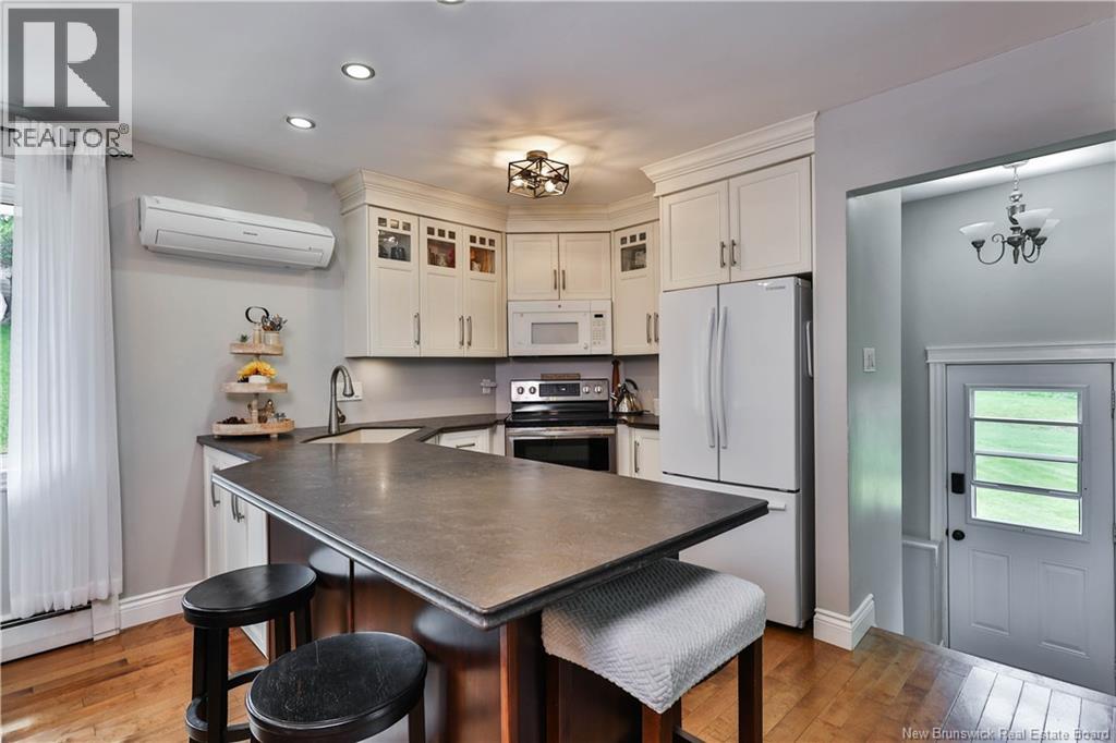 18 Quispamsis Road, Quispamsis, New Brunswick  E2E 1M2 - Photo 3 - NB141872