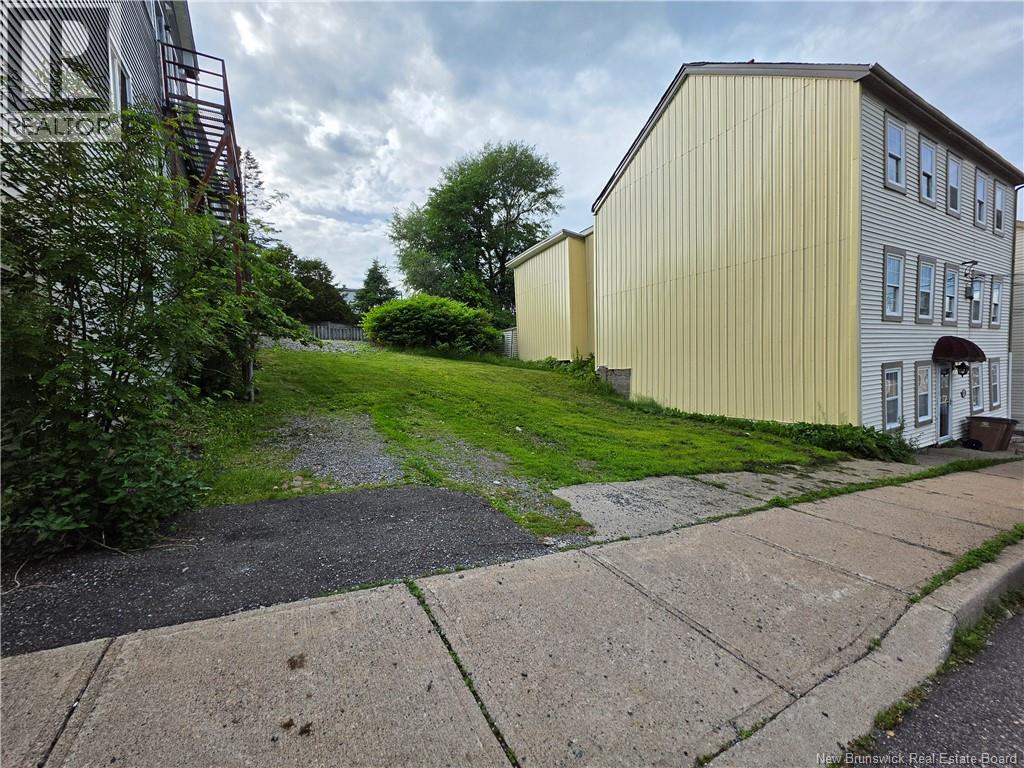 143 Guilford Street, Saint John, New Brunswick  E2M 1V5 - Photo 2 - NB142946