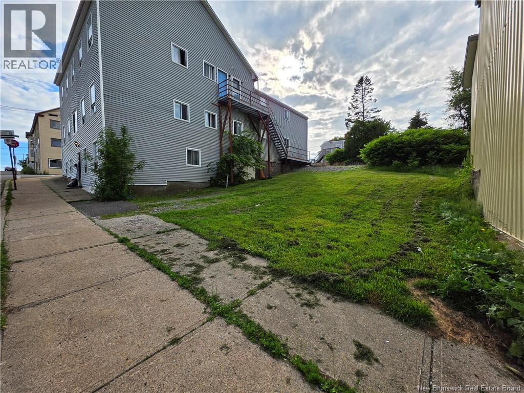 143 Guilford Street, Saint John, New Brunswick  E2M 1V5 - Photo 3 - NB142946
