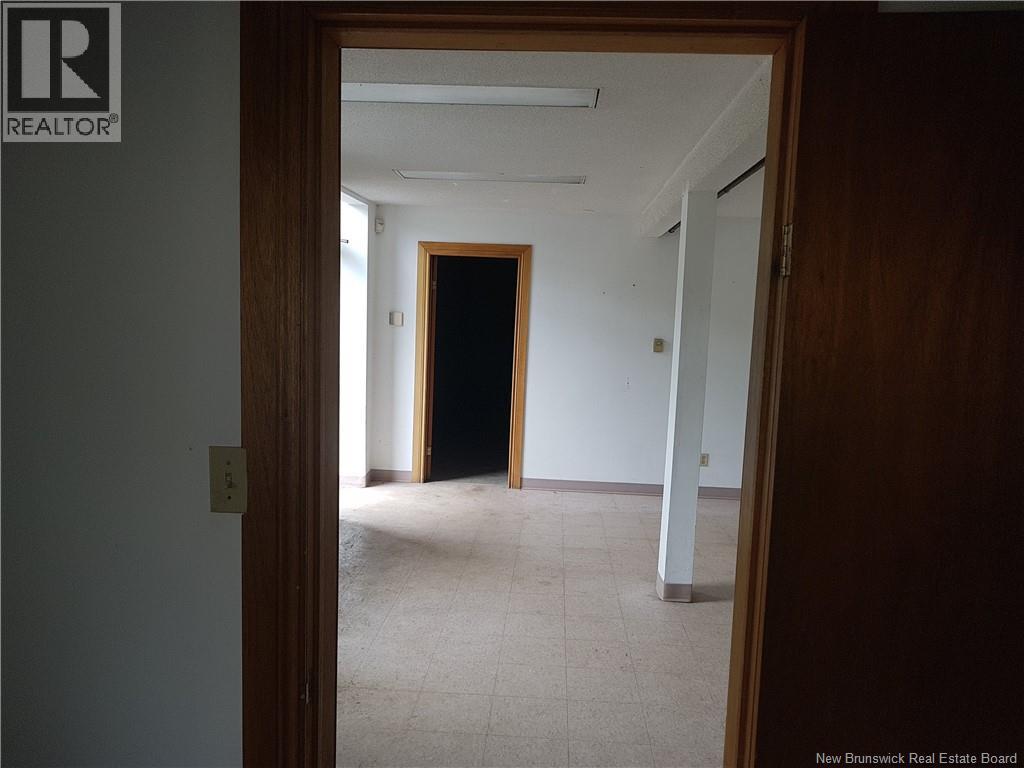 48 Hatheway Crescent Unit# 1, Saint John, New Brunswick E2M 5V3 - Photo 5 - NB143066
