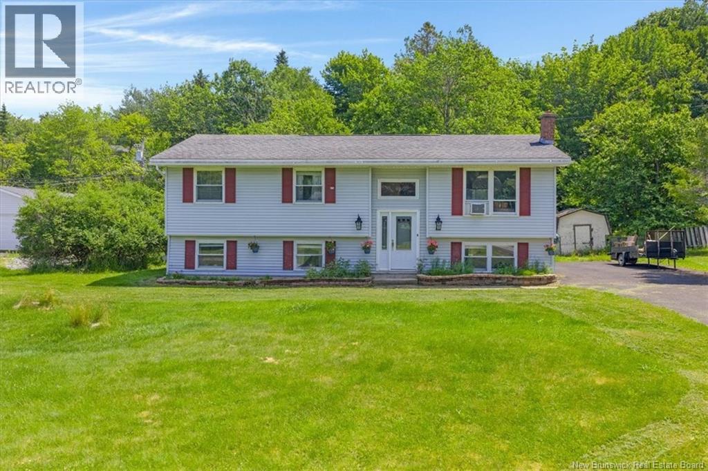 11 Country Crescent, Quispamsis, New Brunswick  E2E 1T3 - Photo 2 - NB143387