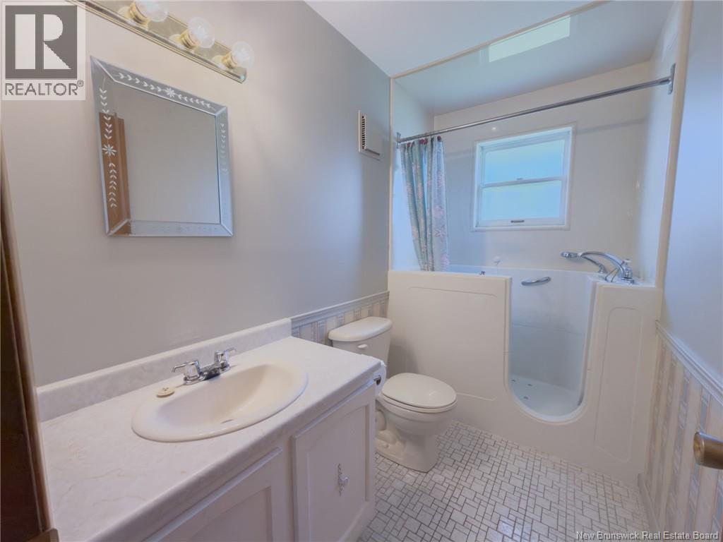 200 Simms Court, Saint John, New Brunswick  E2M 5K5 - Photo 21 - NB143635
