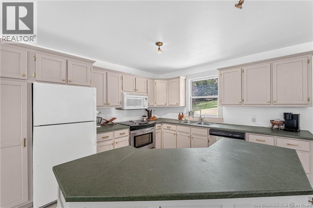 31 Hills Road, Oak Bay, New Brunswick  E3L 4K6 - Photo 12 - NB143827