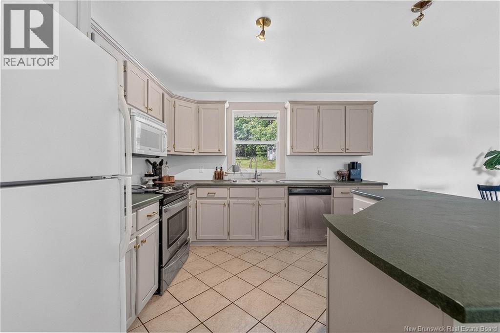 31 Hills Road, Oak Bay, New Brunswick  E3L 4K6 - Photo 9 - NB143827