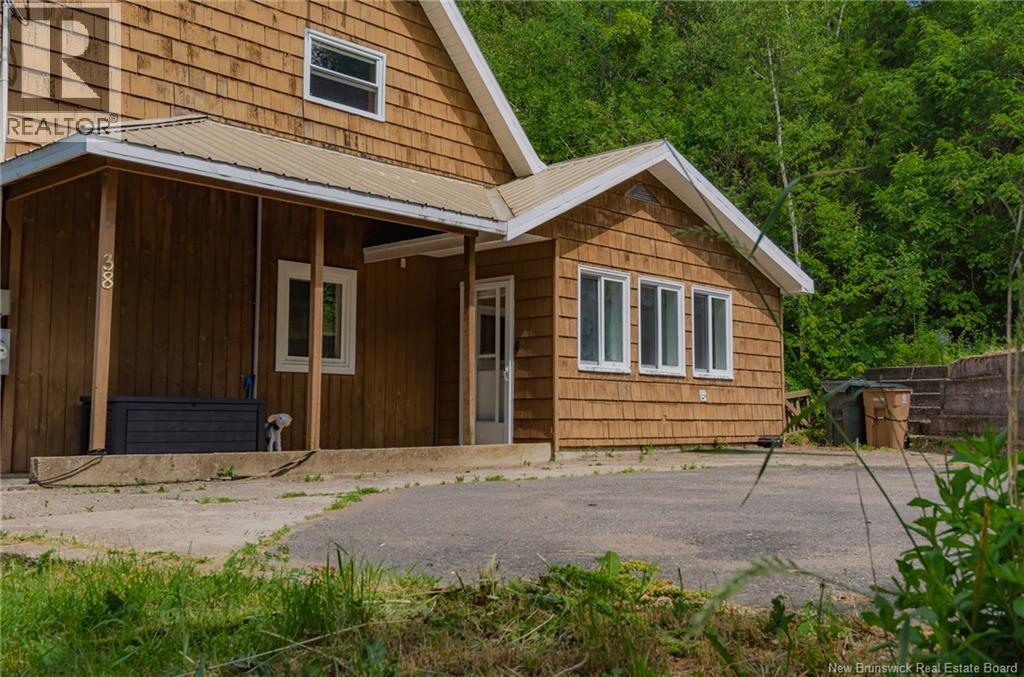 38 Highview Roadway, Saint John, New Brunswick E2M 6P9 - Photo 3 - NB143433