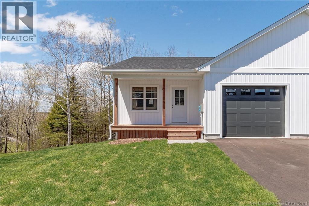 329 Hampton Road, Quispamsis, New Brunswick E2E 4T1 - Photo 2 - NB143909