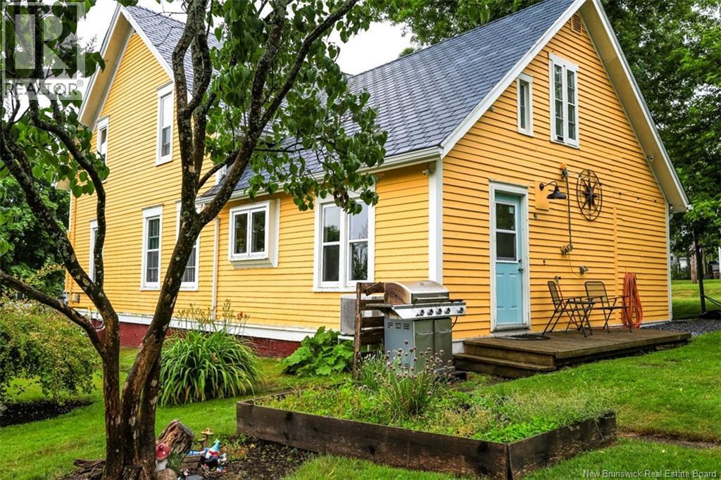 325 St James Street West, Saint John, New Brunswick E2M 2E7 - Photo 3 - NB143983
