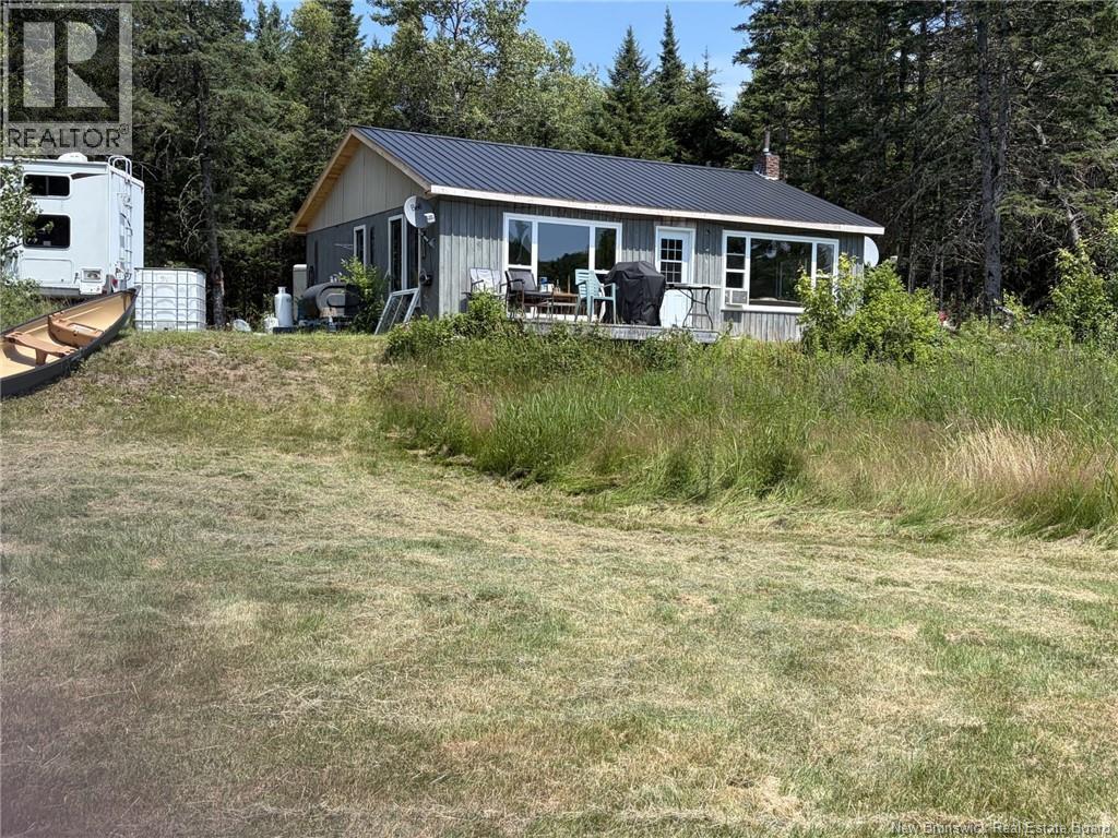 000 Magaguadavic River Road, Piskahegan, New Brunswick