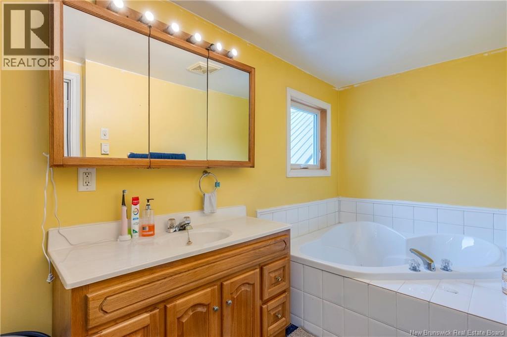 16 Elm Street, St. Stephen, New Brunswick  E3L 2S3 - Photo 28 - NB144935