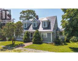 <div class="price">$1,049,000</div> 101 Carleton Street<br>Saint Andrews, New Brunswick<br><div class='bed_bath'>5 Bed | 5 Bath</div> Living in Saint Andrews New Brunswick Property 30096443 Photo 1