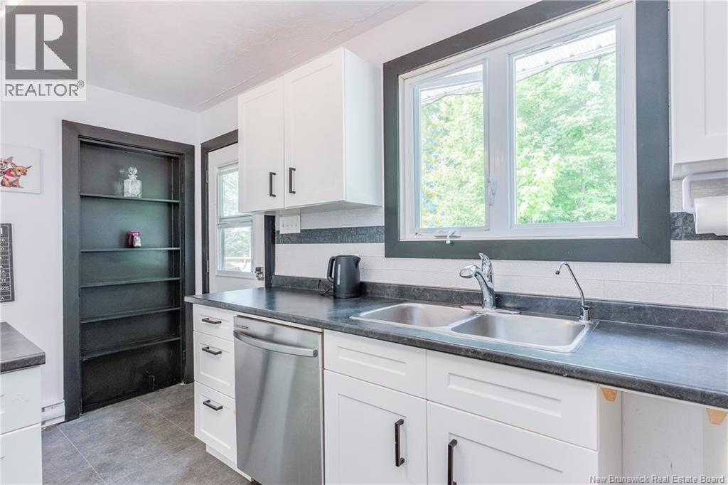 96 Old Coach Road, Quispamsis, New Brunswick E2E 3V7 - Photo 5 - NB145090