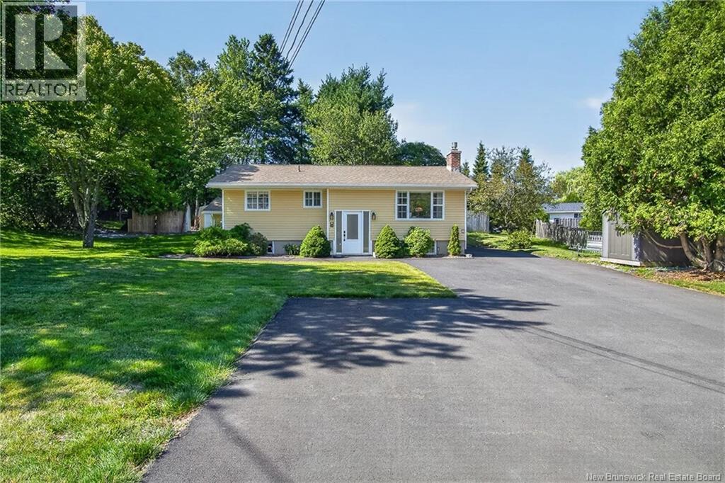 8 Parkdale Avenue, Rothesay, New Brunswick E2E 4W2 - Photo 2 - NB145203