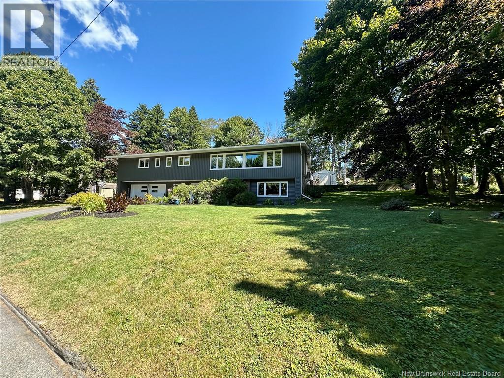 829 Edgehill Row, Saint John, New Brunswick  E2M 4G6 - Photo 2 - NB144972