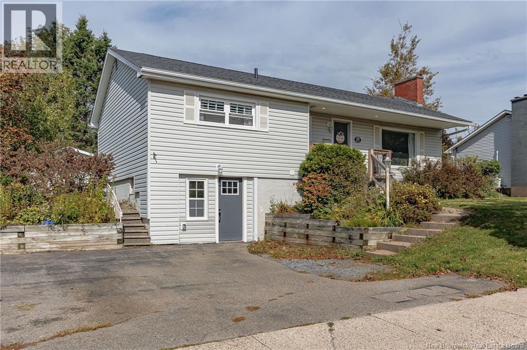 127 Greendale Crescent, Saint John, New Brunswick E2M 4L5 - Photo 2 - NB148177