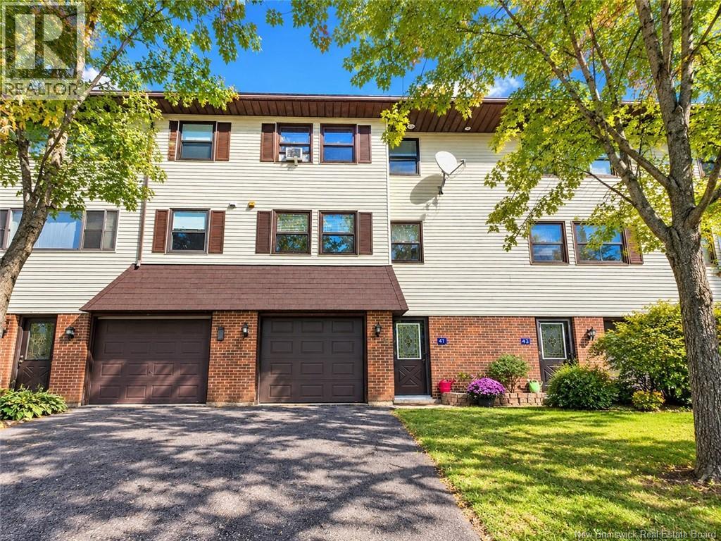 41 Hillsview Crescent, Rothesay, New Brunswick