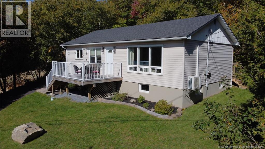 15 Hazen Avenue, Rothesay, New Brunswick E2H 1N9 - Photo 2 - NB148394