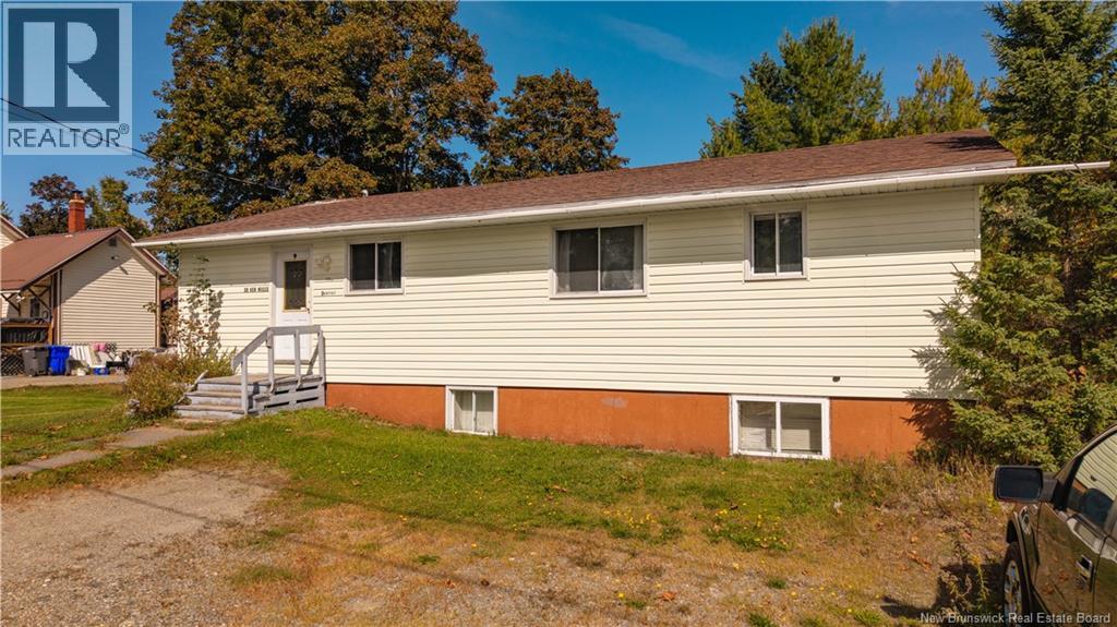 33 Victiora Street, St. Stephen, New Brunswick E3L 2S5 - Photo 3 - NB148758